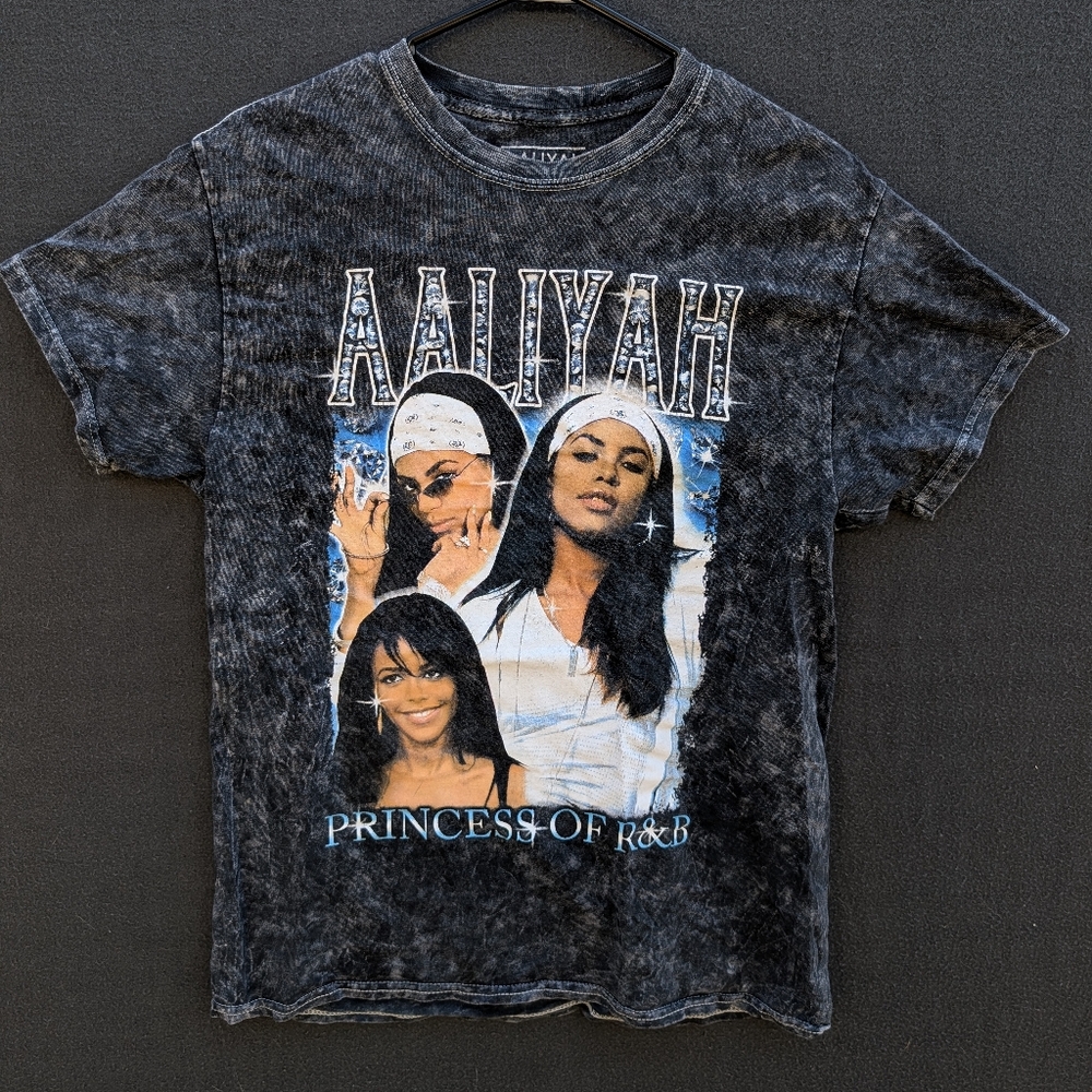 Aaliyah Princess Of R&B Graphic T-shirt Womens Small Black Acid Wash